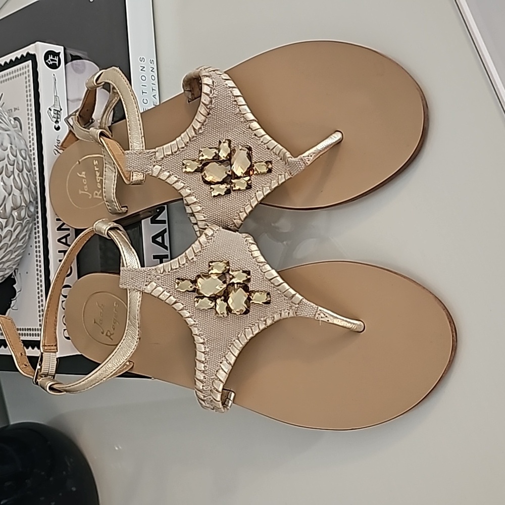 Jack Roger's Gold Maci Thong Sandal. Size 9.5
